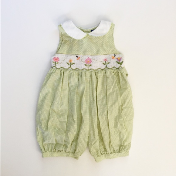 Carriage Boutiques Other - Carriage Boutiques Smocked Green Bubble Romper